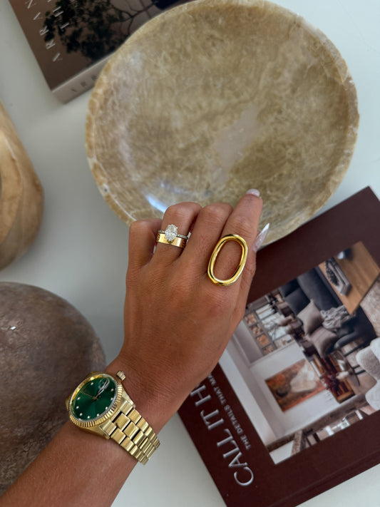 Elegant & Bold Oval Ring