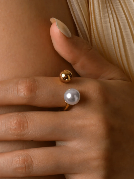 Timeless Round Pearl Ring - 18 KGP PVD